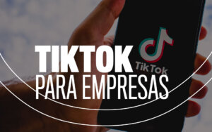 O que é TikTok, exatamente, e por que você deve incluí-lo em sua estratégia de marketing?   Lançado em 2017, o TikTok é uma plataforma social que permite aos usuários criar, compartilhar e consumir seu próprio conteúdo de vídeo de mídia social pequeno.